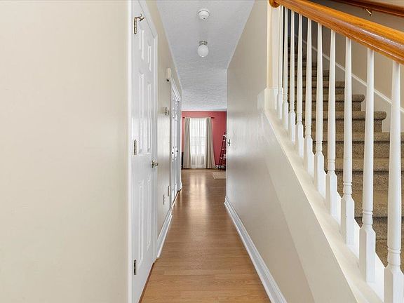 5th image of 585 Tall Oak Blvd