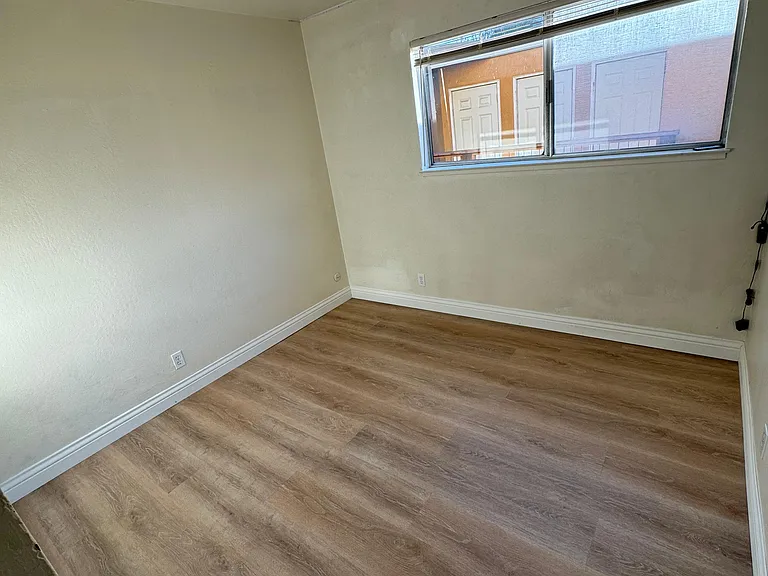 2237 Roosevelt Ave #1 — Photo 10