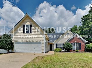 1096 Sham Pointe Dr, Lawrenceville, GA 30043
