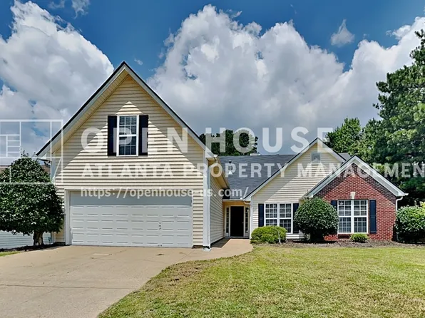 1096 Sham Pointe Dr, Lawrenceville, GA 30043