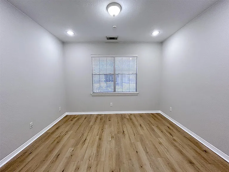 5523 Baby Blue Ln — Photo 40