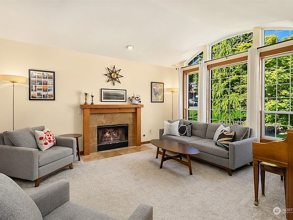 5th image of 900 Alder Avenue NE