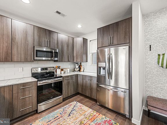 3rd image of 1524 N 8th St Unit 3