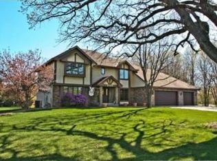 2705 Fox Rdg NE, Blaine, MN 55449