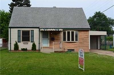 2nd image of 843 Parkway