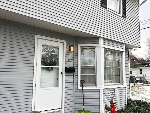 2nd image of 14 Fireside Ln