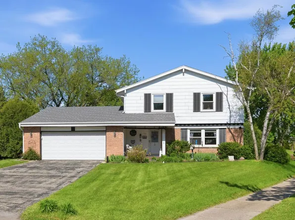 1180 Dorchester DRIVE, Oconomowoc, WI 53066