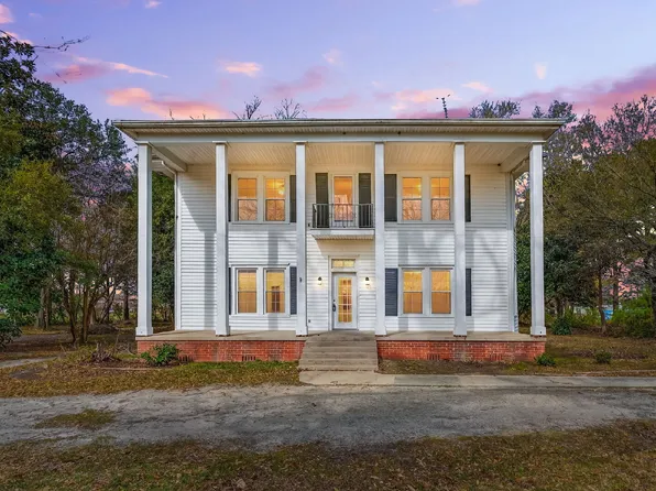 409 Meadow Rd, Lumberton, NC 28358