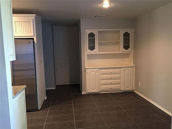 4th image of 421 Birch Ln