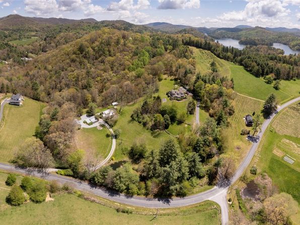 327 Lakeside Circle Drive, Glenville, NC 28736
