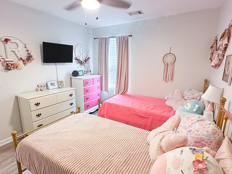 Upstairs Bedroom 1