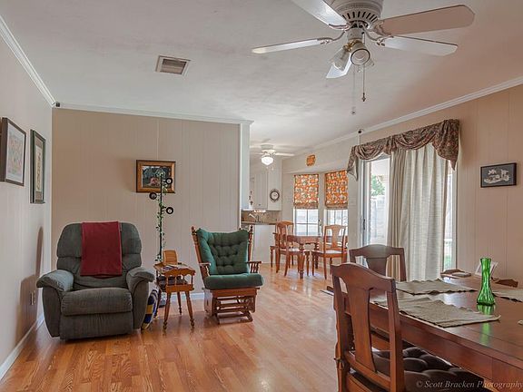 3rd image of 2610 Camarie Ave