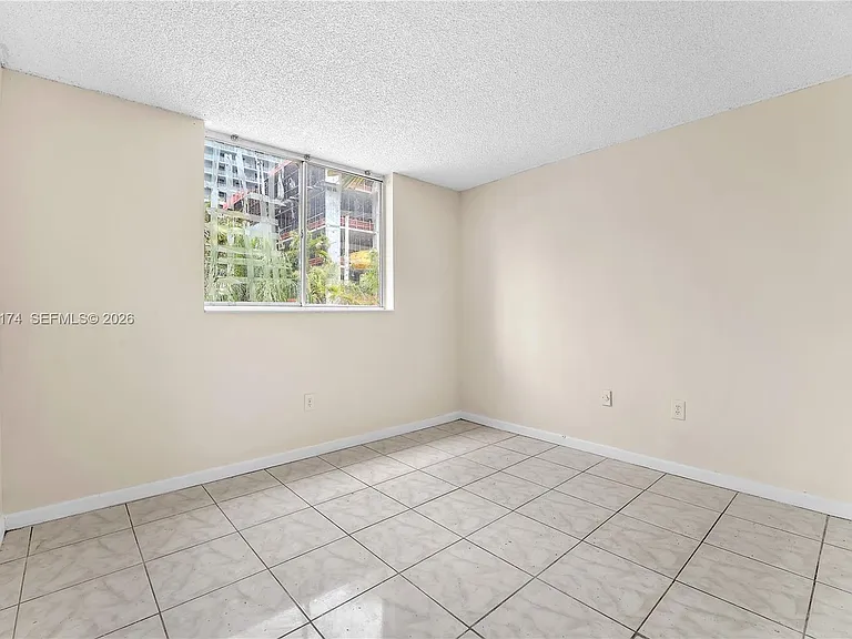 210 SW 11th St #209 — Photo 11