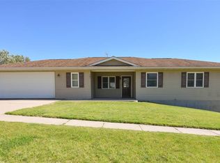 101 Bailey Park Rd, Williamsburg, IA 52361