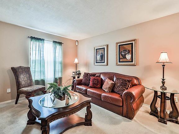 3rd image of 21610 Garden Heath Ln