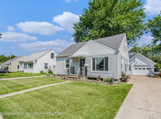 1027 Pennway Dr, Lansing, MI 48910