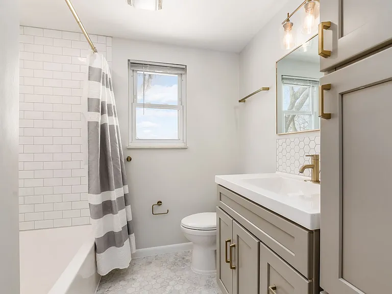 826 Doherty Rd — Photo 38