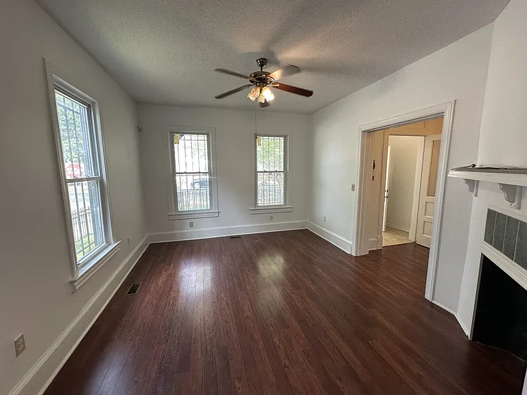 901 Alabama Ave SE — Photo 22