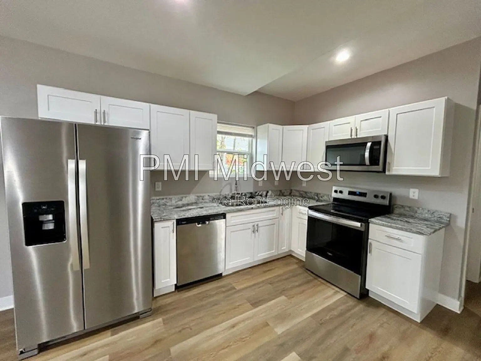 3 bed, 2.0 bath, 1240 sqft, $1,499 — Photo 3