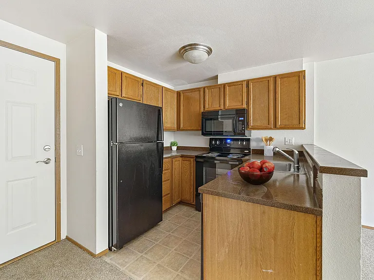 The Ashford Apartments — Photo 9