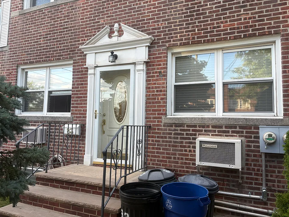 83 Dongan Ave #2
