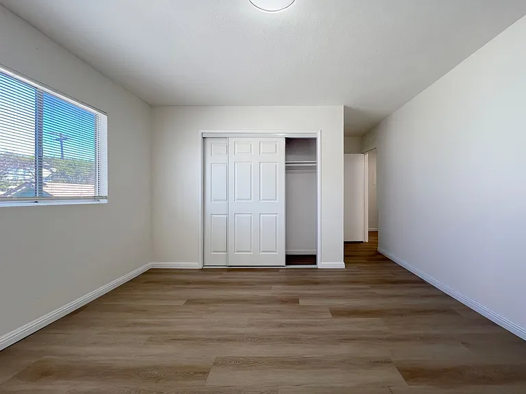 1381 Temple Ave — Photo 6