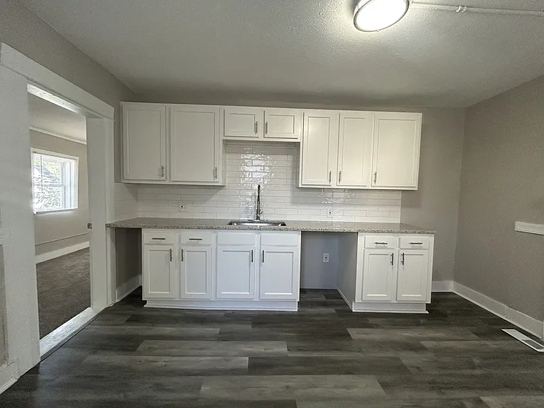 111 N Denver Ave #A — Photo 7