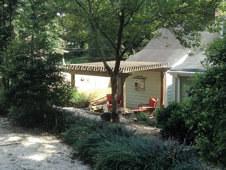 2461 Lyndhurst Ave — Photo 5