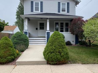 1010 73rd St, Kenosha, WI 53143