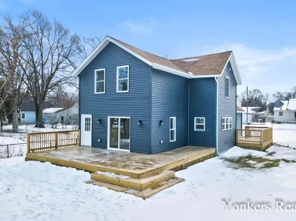 2437 Lakeshore Dr, Muskegon, MI 49441