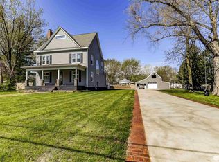 1001 5th St, Pawnee, IL