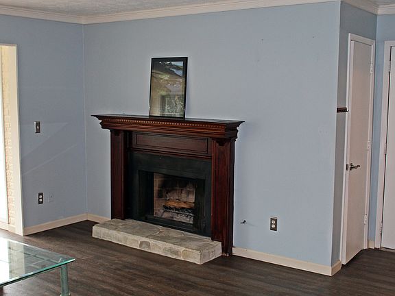 5th image of 606 Countryside Ln