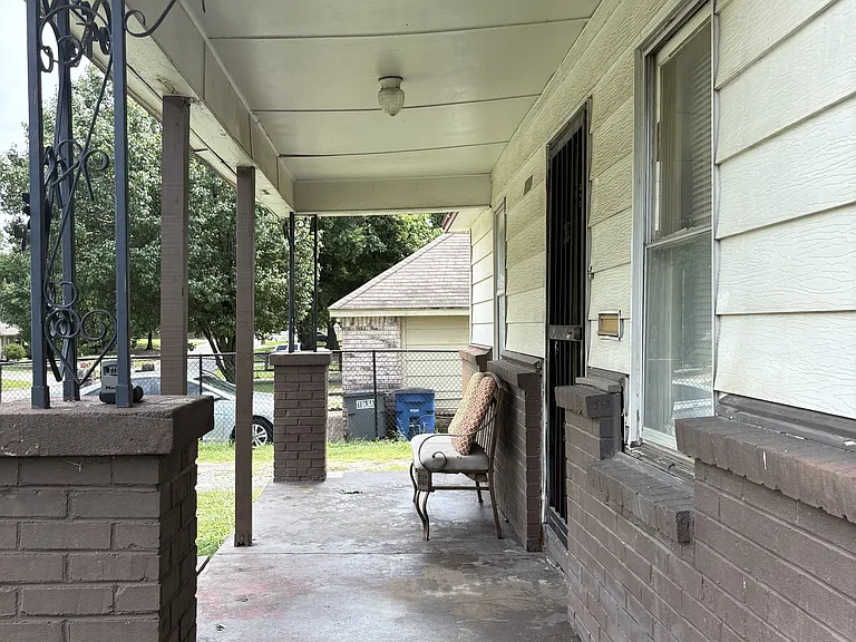2134 N Norfolk Ave — Photo 14