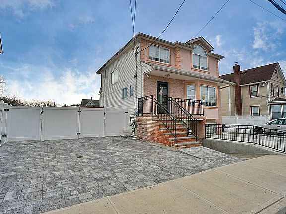3rd image of 81 Sharrott Ave #1