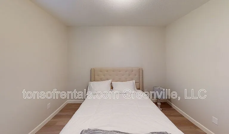 2212 Davenport Ct — Photo 7