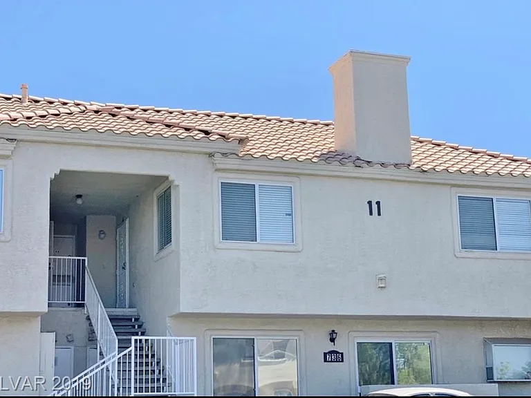 744 Anne Ln — Photo 8