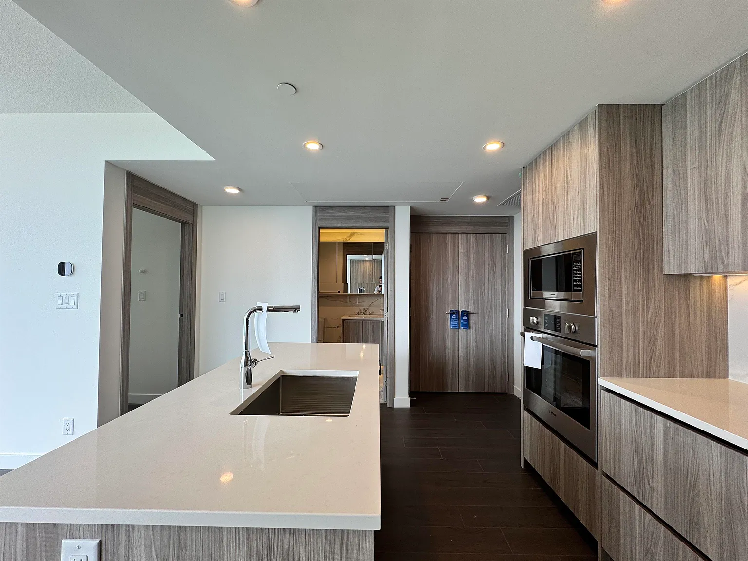1 bed, 566 sqft, $2,000 — Photo 4