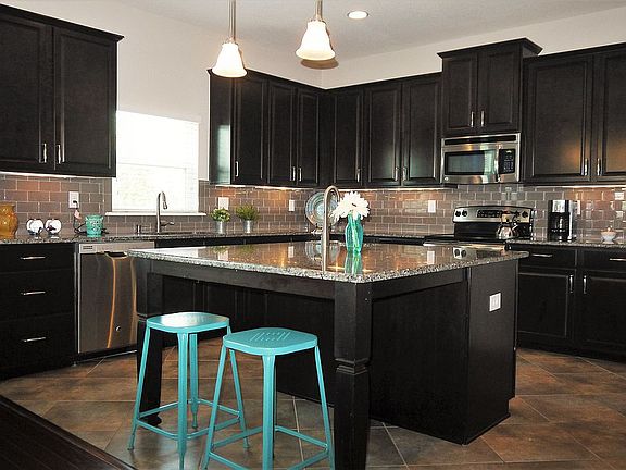 4th image of 2507 Calvano Dr