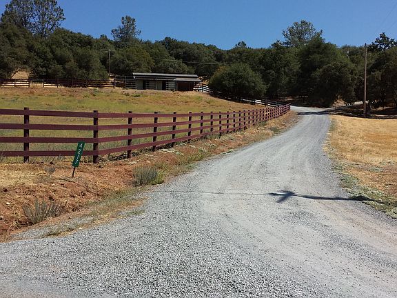 Entrance from Oak View
