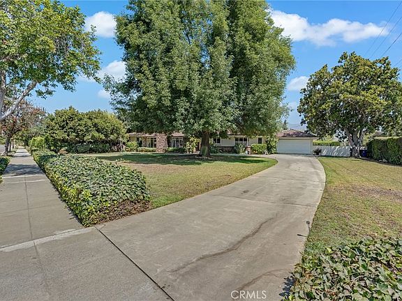 5th image of 205 W Longden Ave