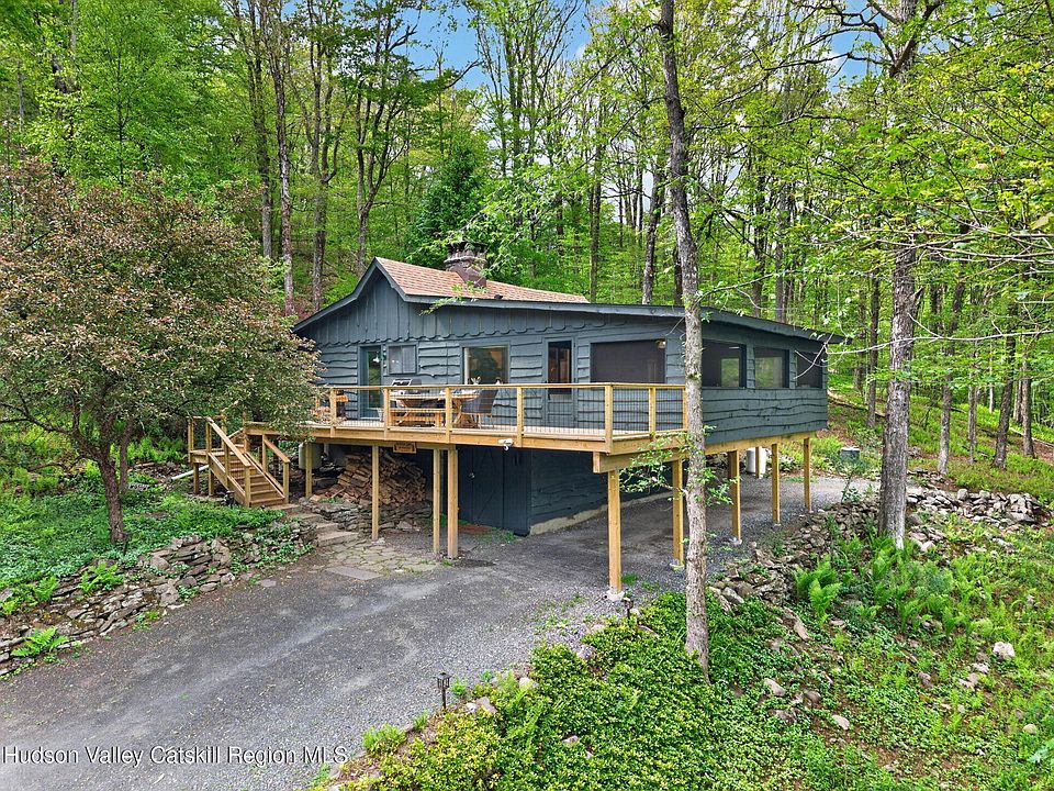1st image of 64 Huron Trail