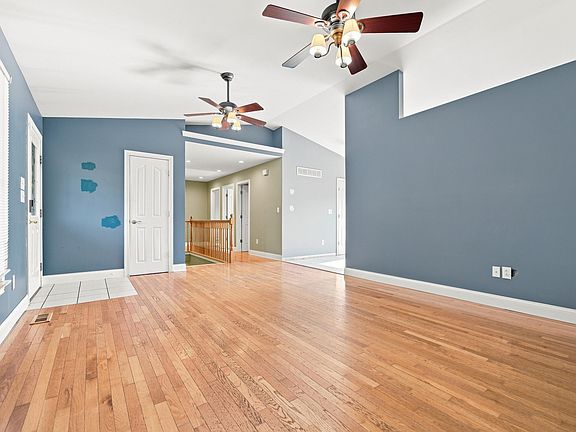 4th image of 105 Weslyn Way