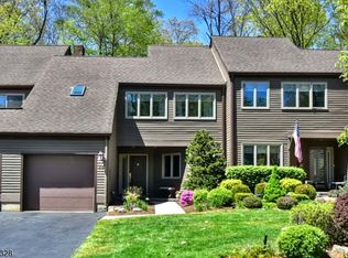 30 N Bayard Ln, Mahwah, NJ 07430
