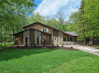 10000 Applewood Dr, North Royalton, OH 44133