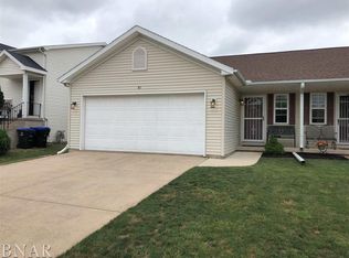 10 Lake Trail Rd, Bloomington, IL 61701