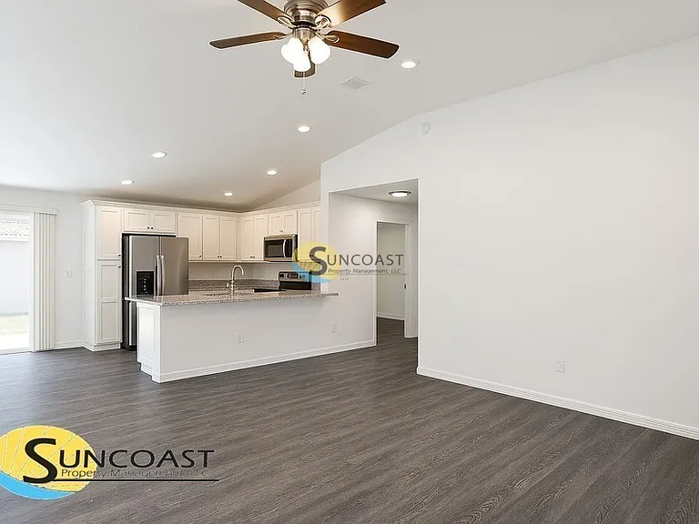 202 Emerald Rd — Photo 3