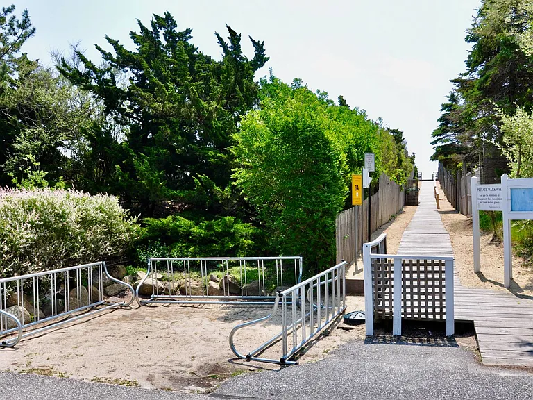 15 Pine Way — Photo 14