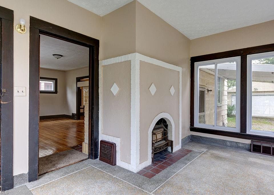 1st image of 15316 Grovewood Ave