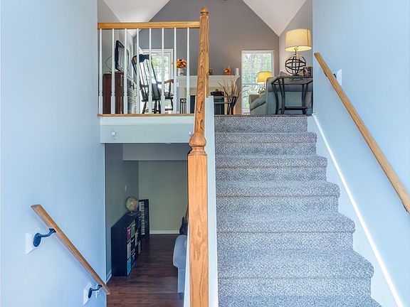 4th image of 110 Redbud Dr