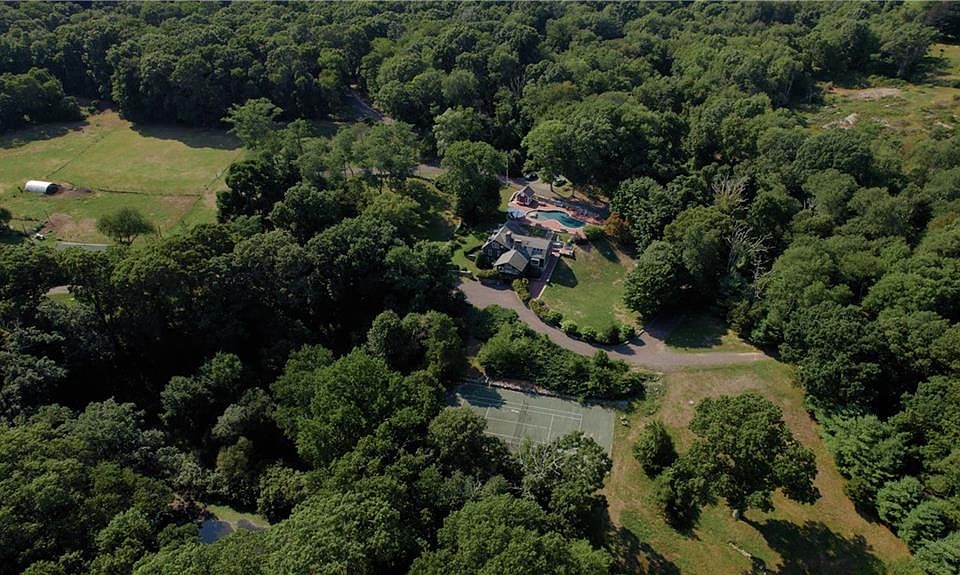 2424 Tower Hill Rd, Saunderstown, RI 02874 MLS 1343531 Zillow